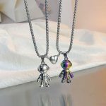 Big-astronaut-necklace