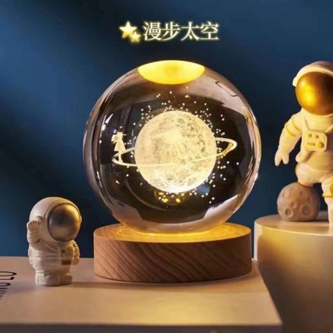 گوی کریستالی قطر ۸