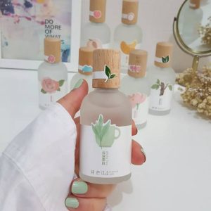 عطر بدن با رایحه طبیعی